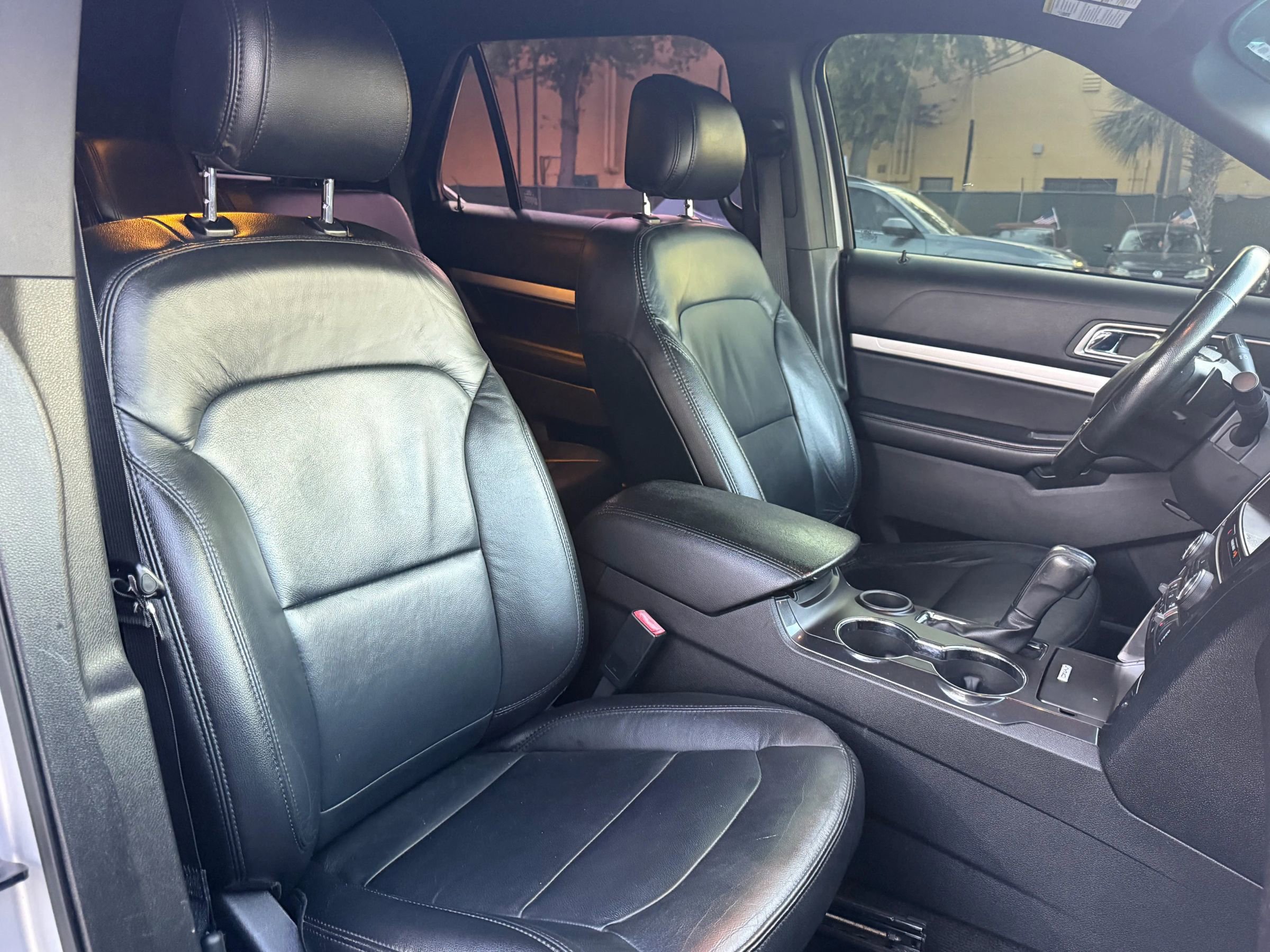 Used 2017 Ford Explorer XLT w/ Equipment Group 202A image 17