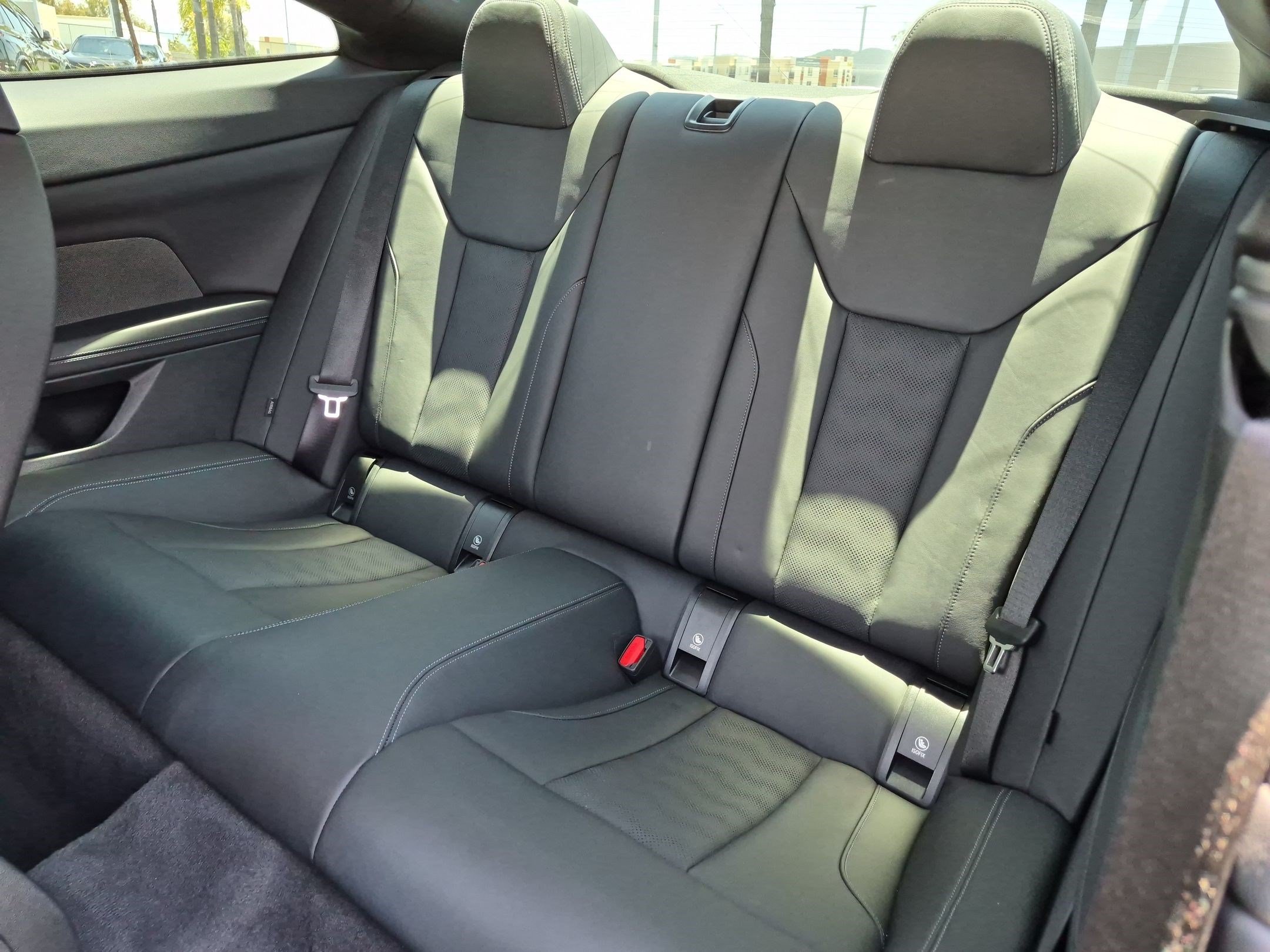 Used 2022 BMW M4 Coupe w/ Executive Package RWD image 30