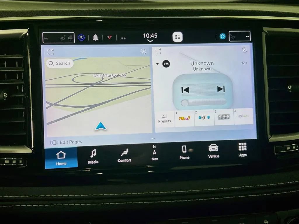 Used 2023 Chrysler Pacifica Limited FWD image 16