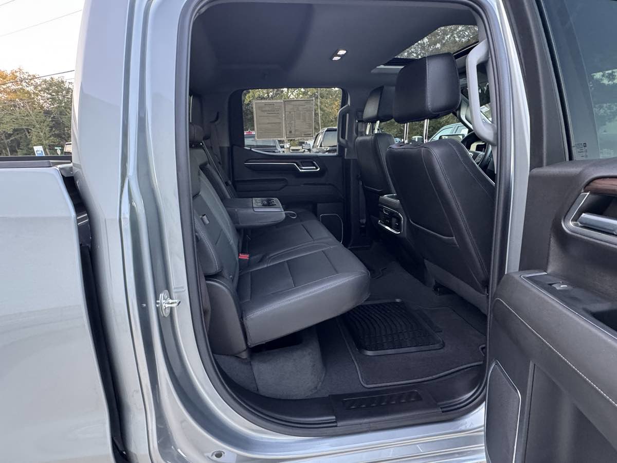 Used 2023 GMC Sierra 1500 SLT w/ SLT Premium Package image 10