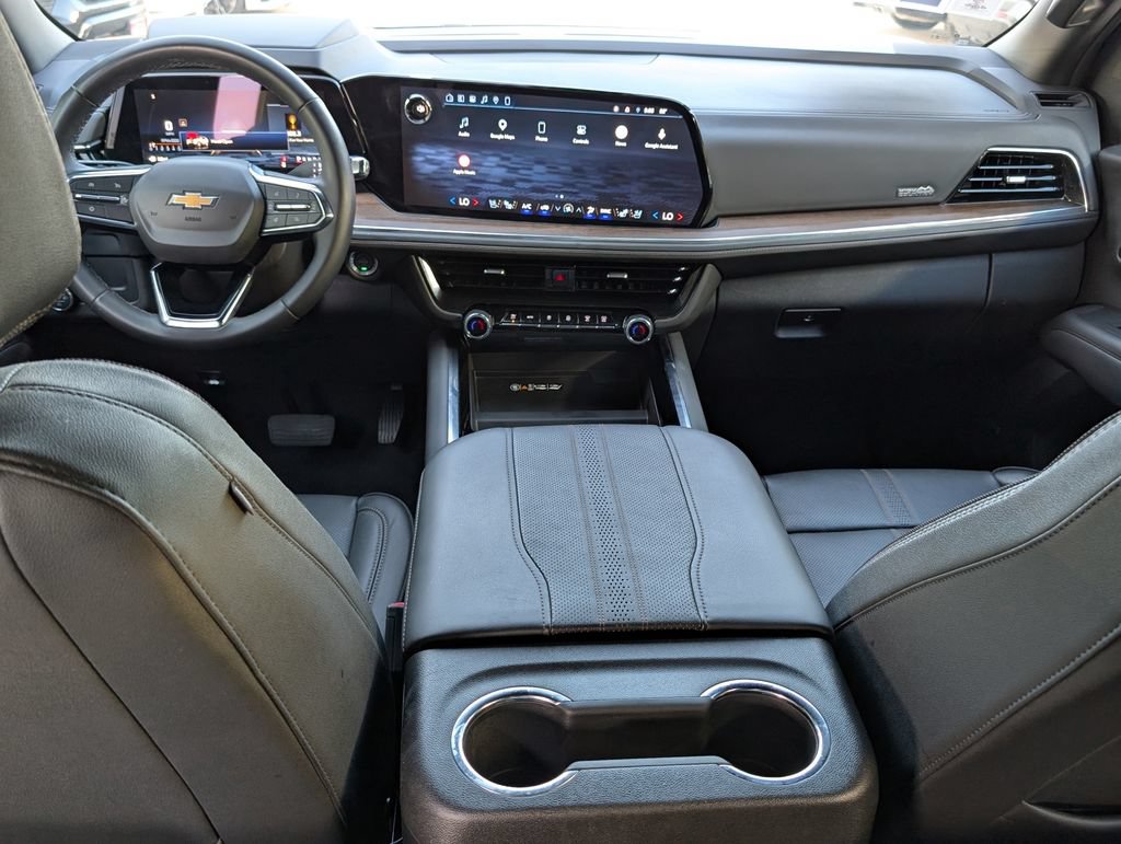 Used 2025 Chevrolet Tahoe High Country AWD/4WD image 21