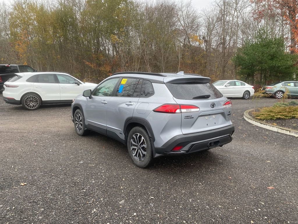 Used 2024 Toyota Corolla Cross SE image 8