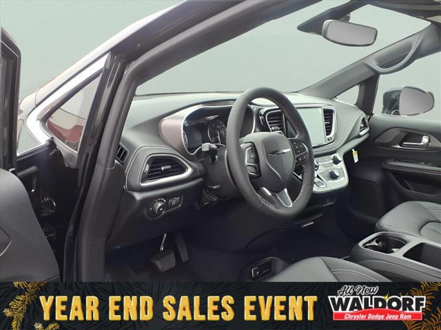 New 2026 Chrysler Pacifica Select image 8