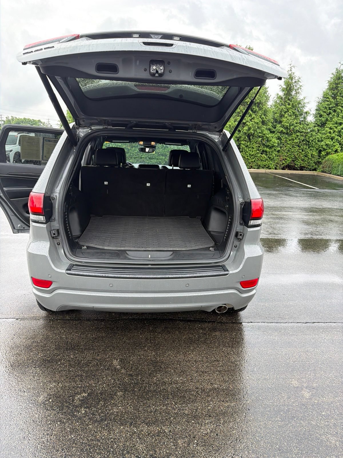 Used 2021 Jeep Grand Cherokee Laredo X AWD/4WD image 24