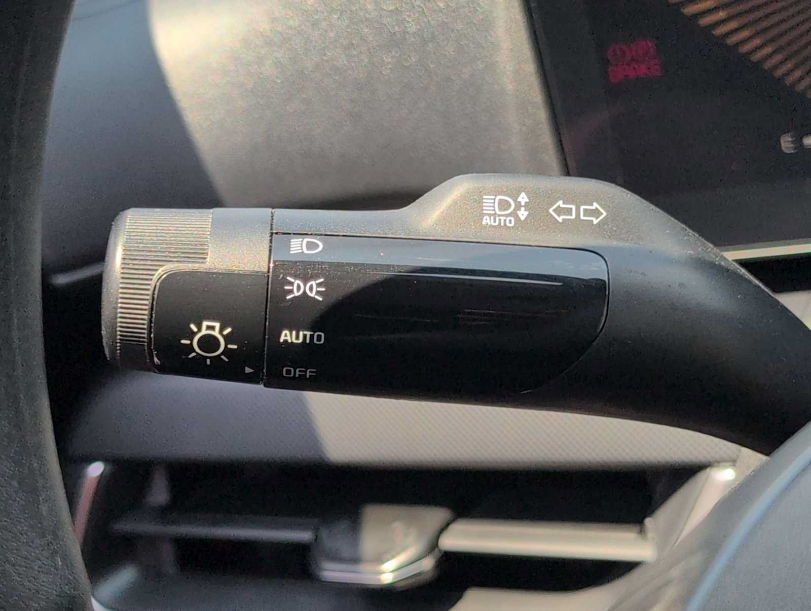 Used 2025 Kia K4 FWD image 25