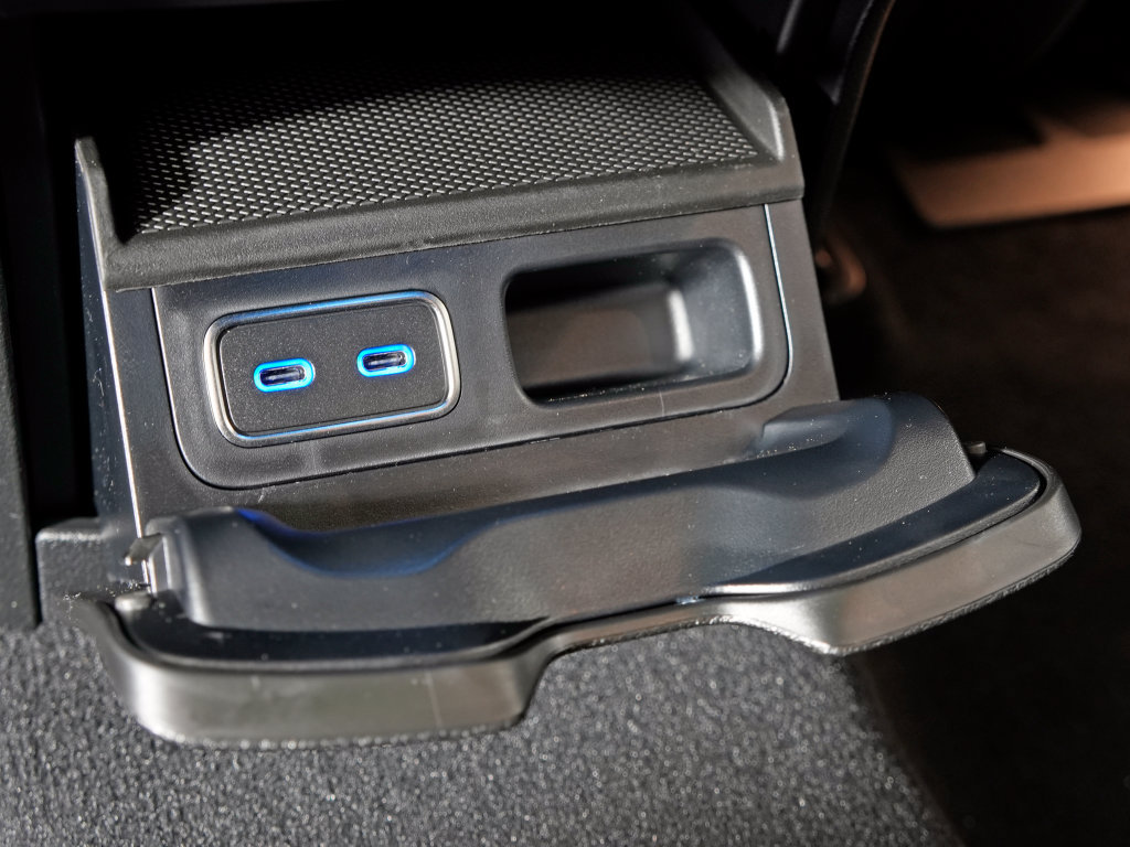 Certified 2026 Mercedes-Benz GLS 450 4MATIC image 32