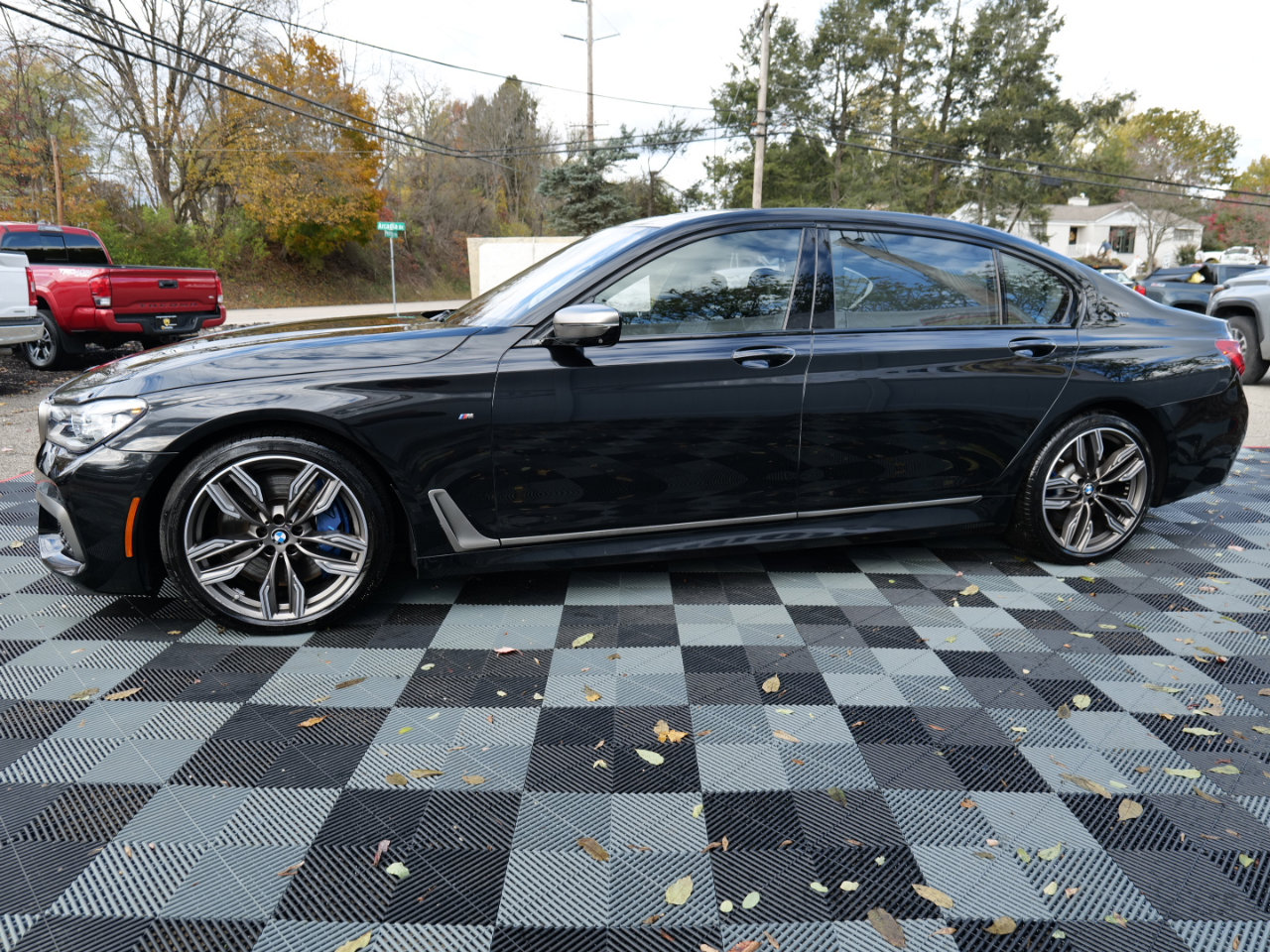 Used 2018 BMW M760i xDrive image 73