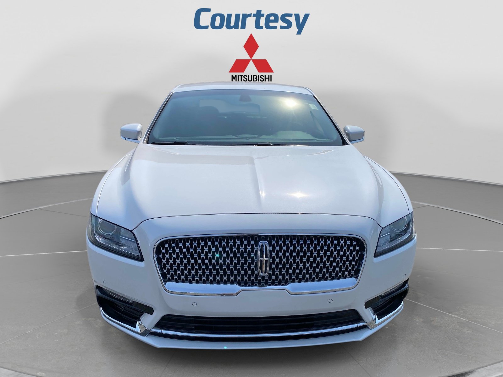 Used 2017 Lincoln Continental Select FWD image 8