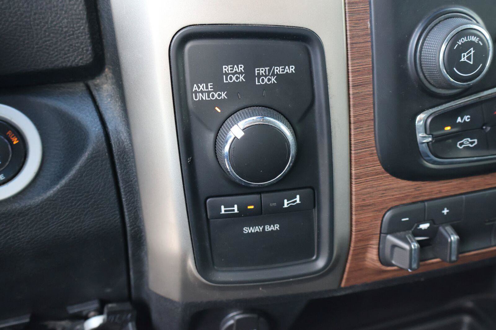 Used 2015 RAM 2500 Power Wagon Laramie AWD/4WD image 23