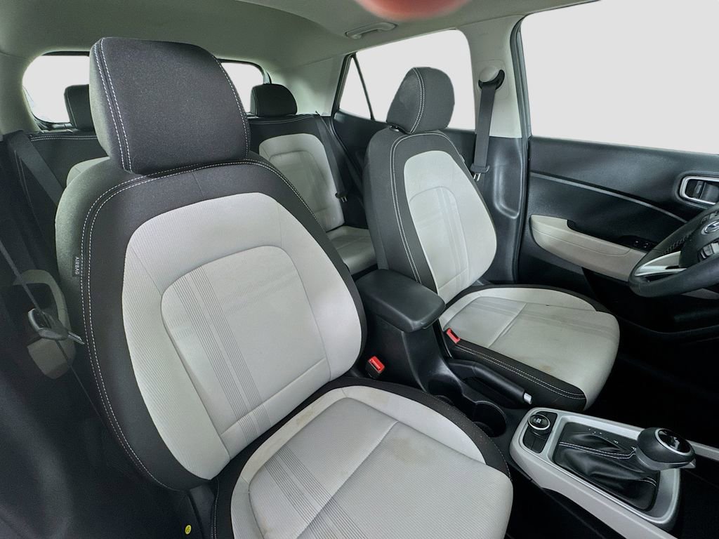 Used 2024 Hyundai Venue SEL image 27