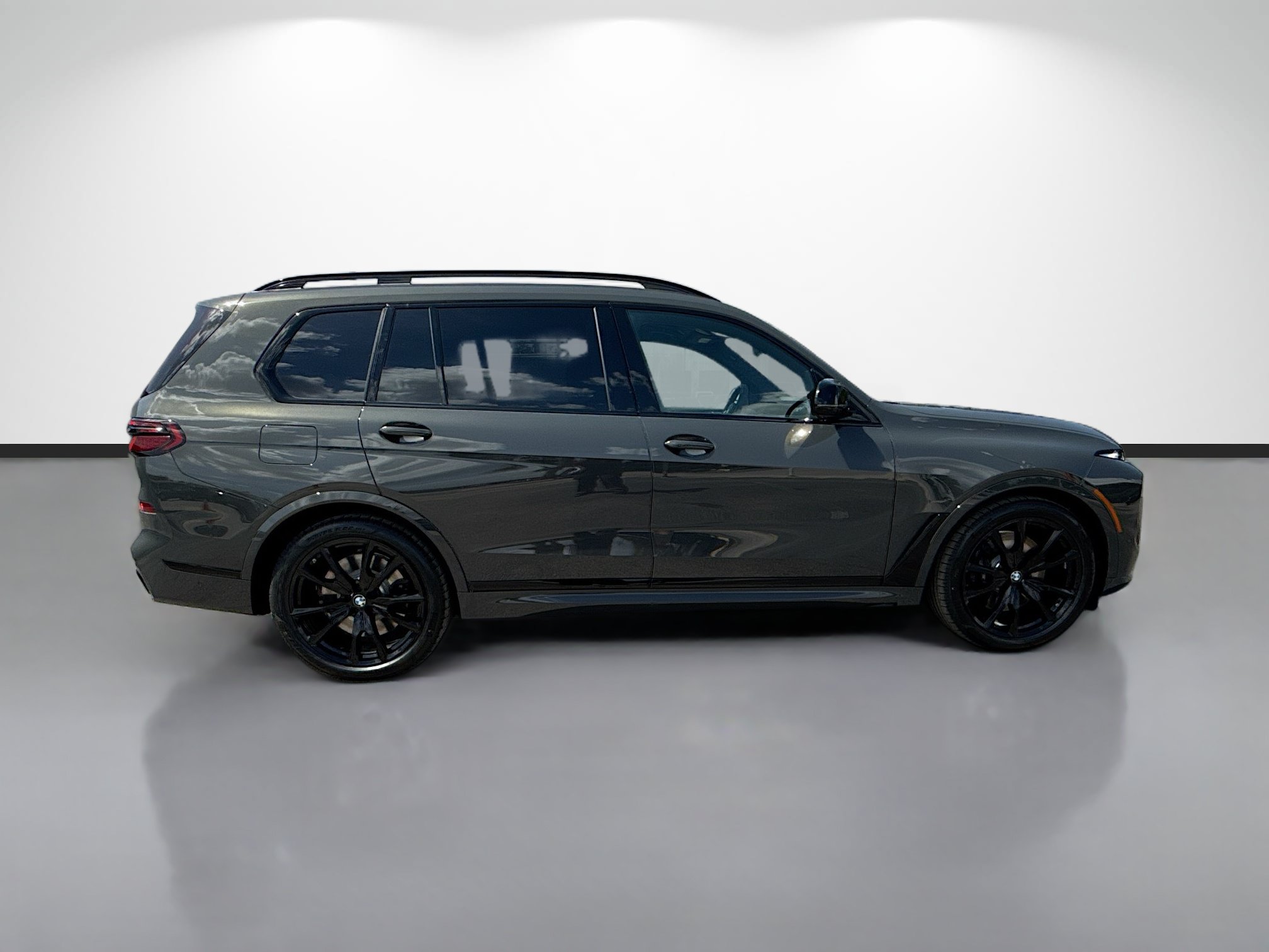 New 2027 BMW X7 M60i AWD/4WD image 2