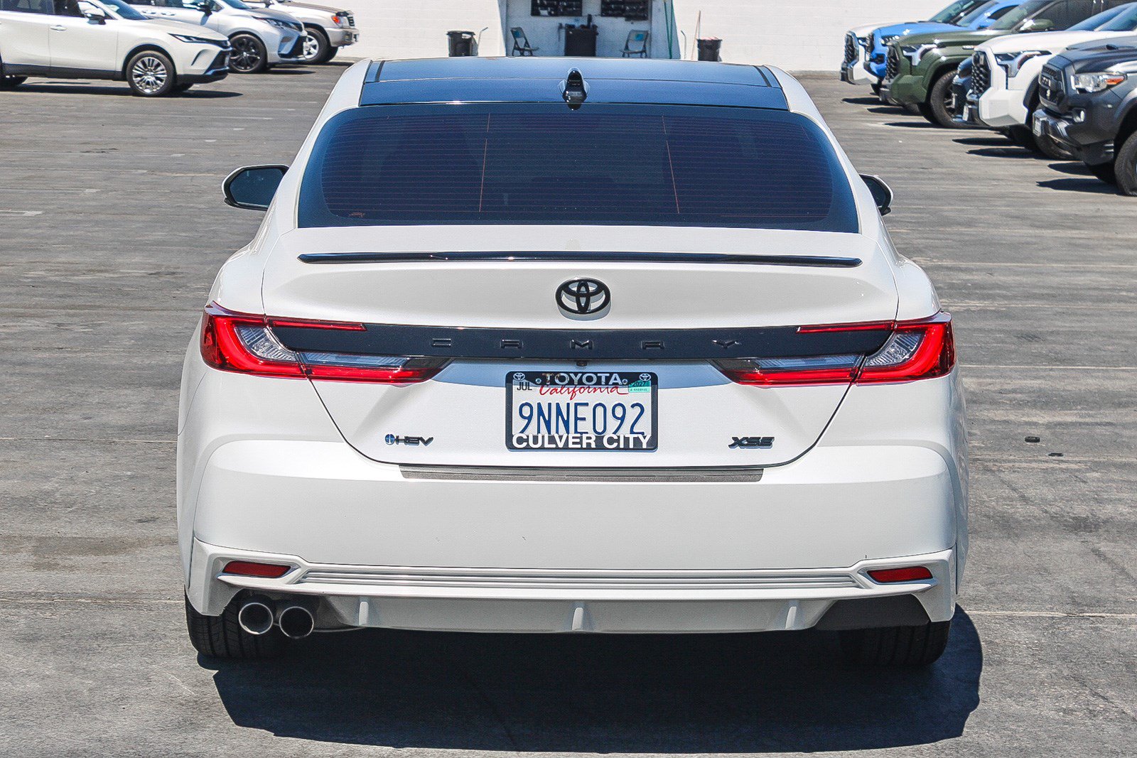 Used 2025 Toyota Camry XSE FWD image 9