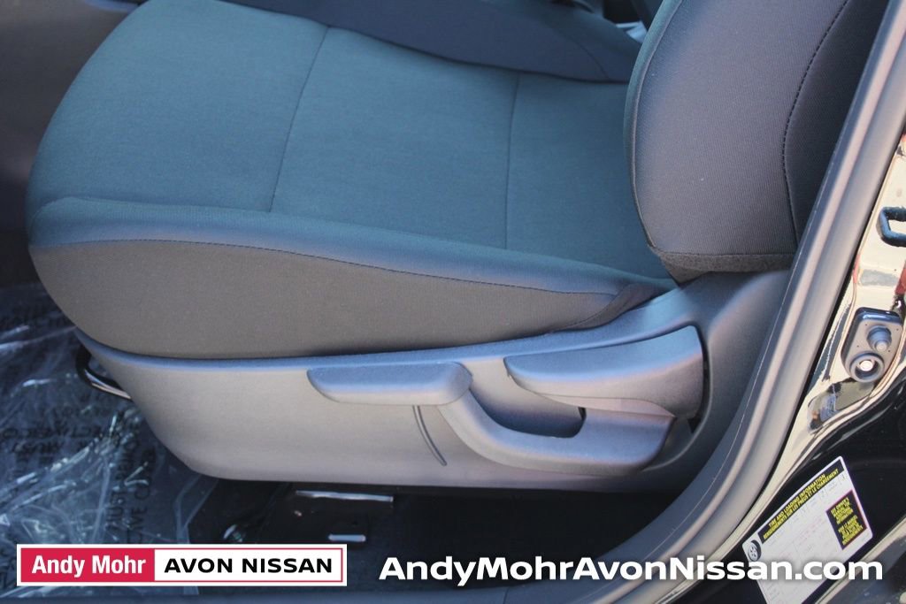 New 2025 Nissan Kicks Play S image 8