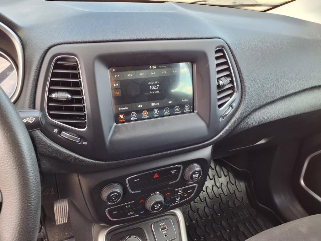 Used 2021 Jeep Compass Sport image 10