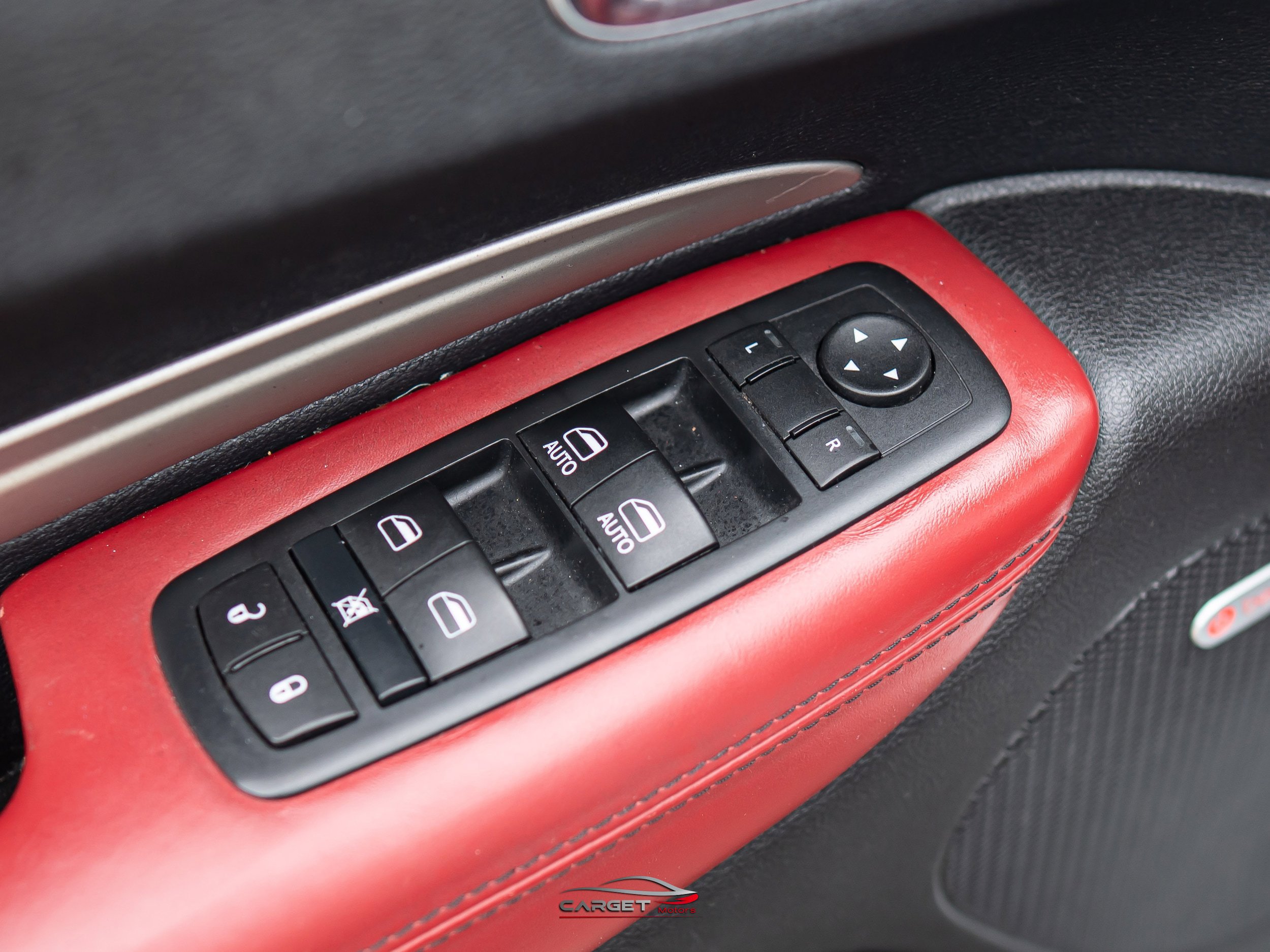 Used 2017 Dodge Durango R/T w/ Technology Group AWD/4WD image 39
