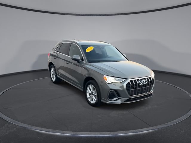 Used 2022 Audi Q3 2.0T Premium Plus w/ Premium Plus Package image 2