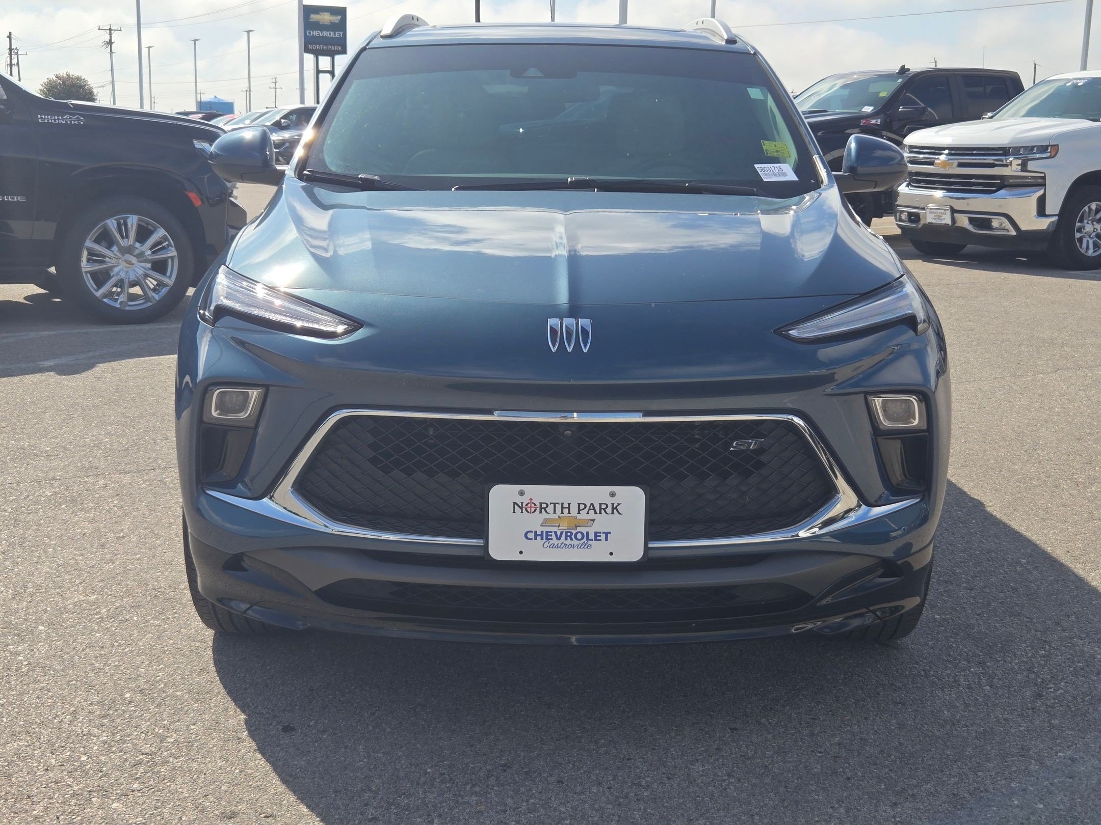 Certified 2025 Buick Encore GX Sport Touring w/ Experience Buick Package FWD image 9