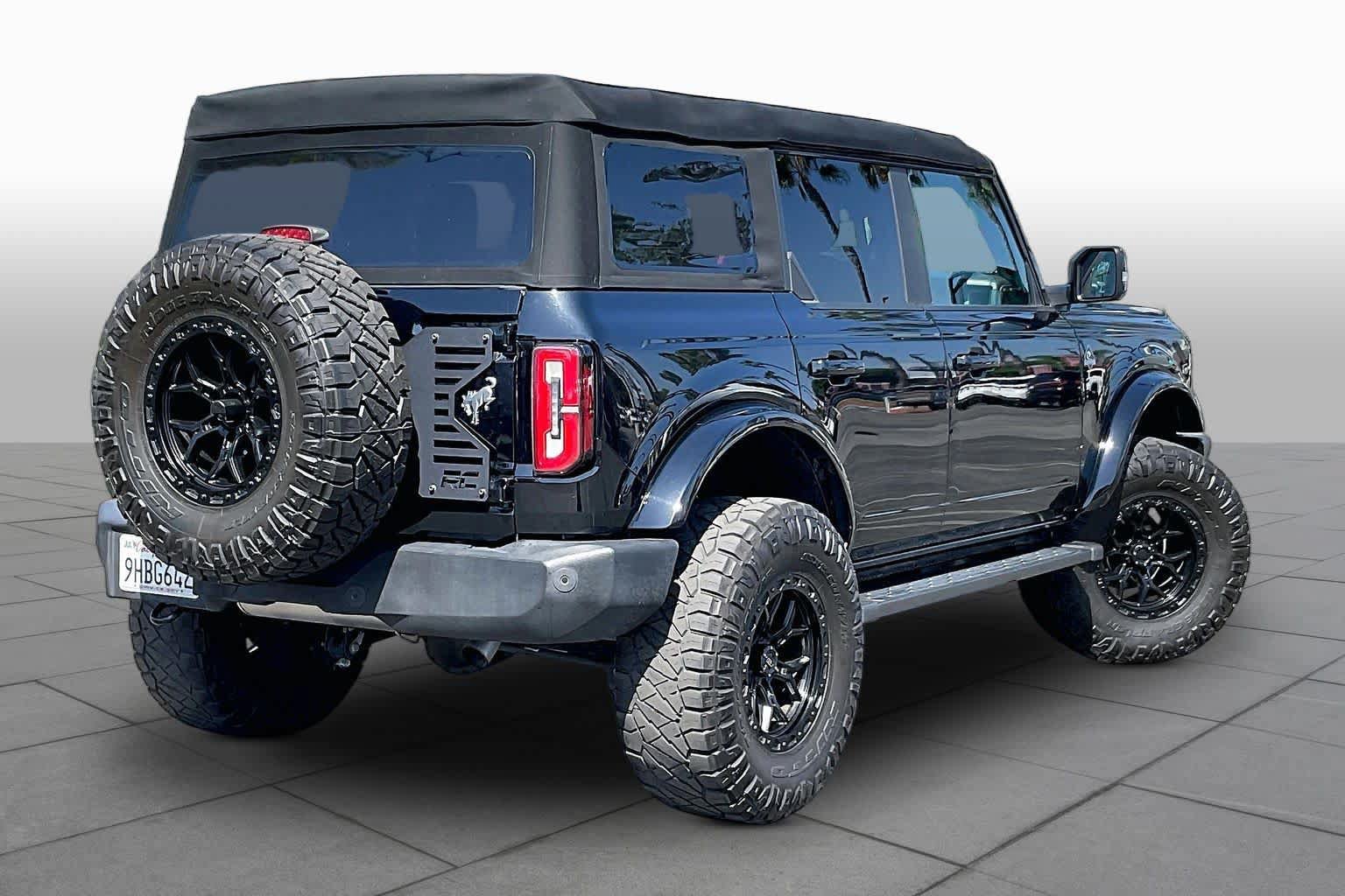 Used 2023 Ford Bronco Outer Banks AWD/4WD image 12