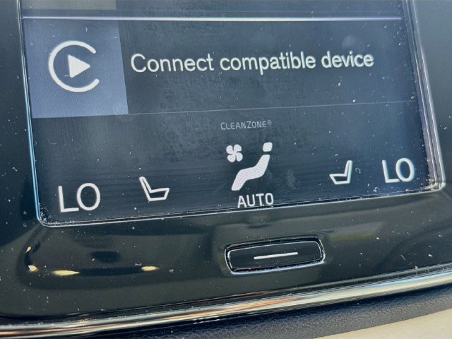 Used 2021 Volvo XC40 T5 Momentum w/ Protection Package Premier AWD/4WD image 19