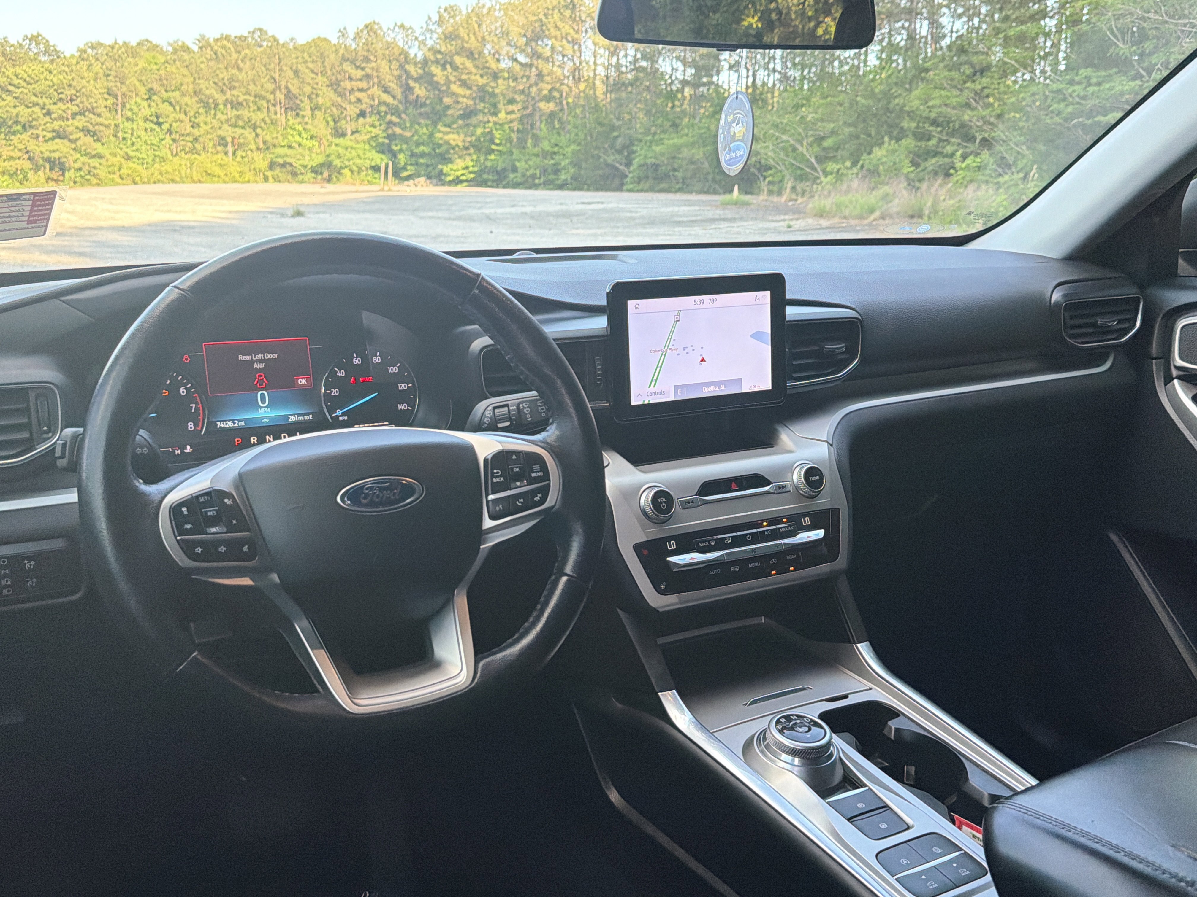 Used 2021 Ford Explorer XLT w/ Equipment Group 202A image 9