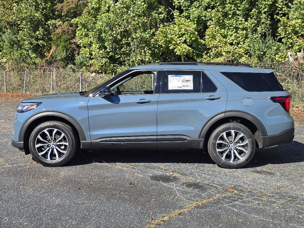 New 2025 Ford Explorer ST-Line image 18