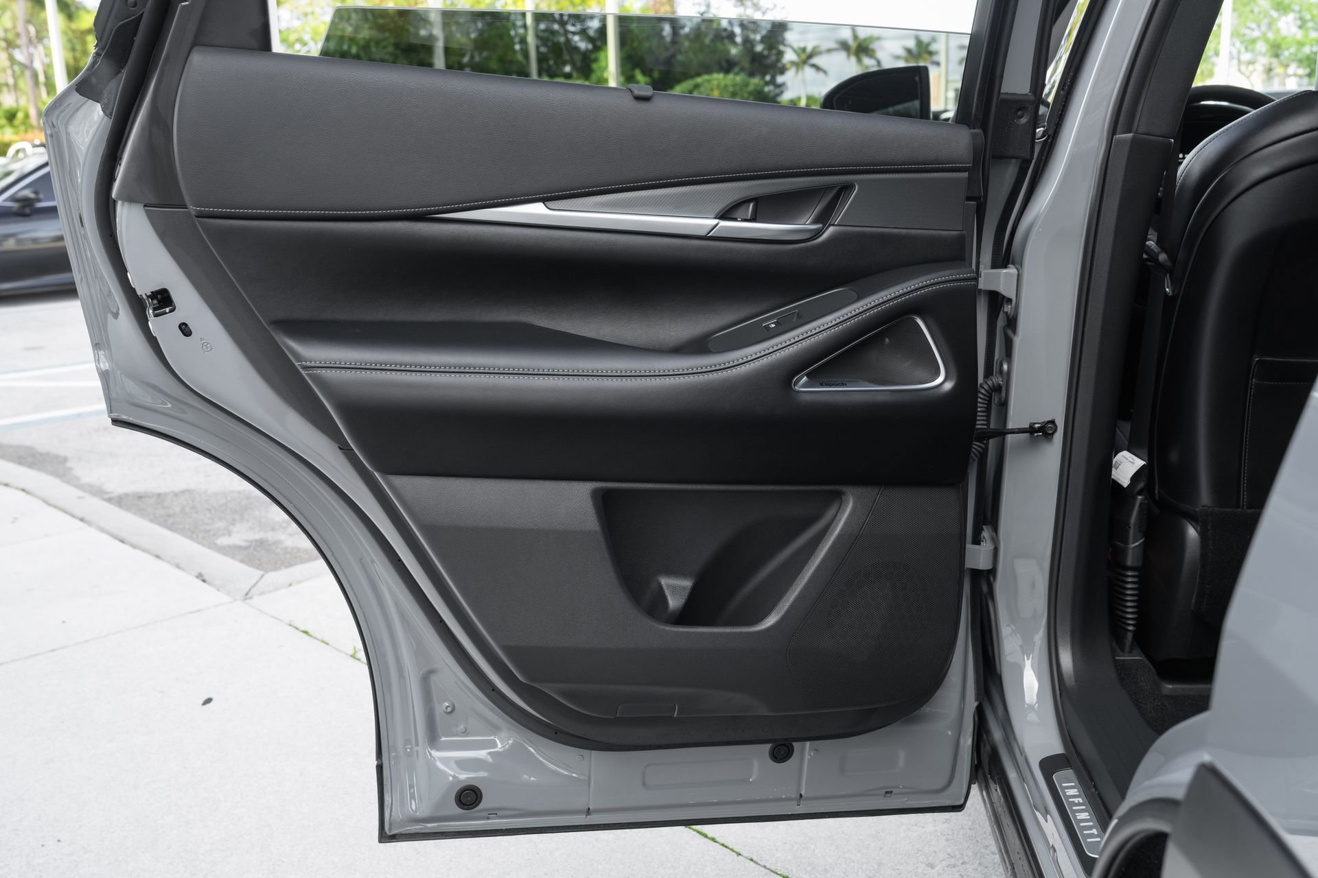 Certified 2026 INFINITI QX60 Luxe w/ Cargo Package FWD image 31