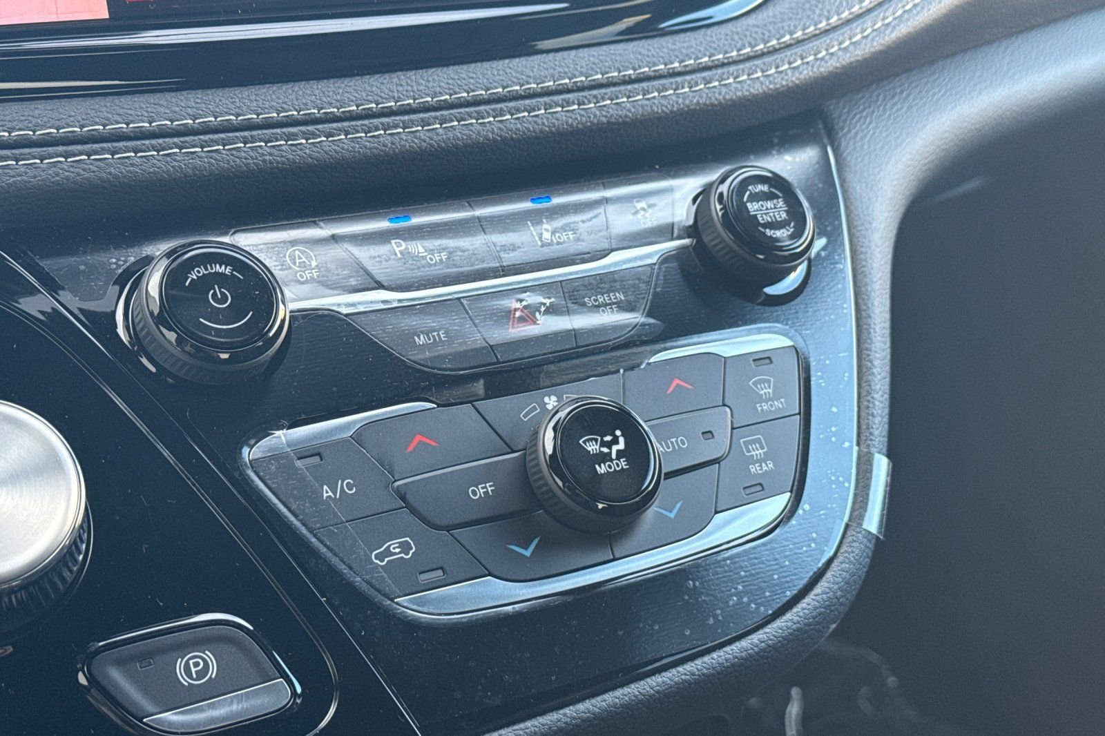 New 2026 Chrysler Pacifica Select image 18