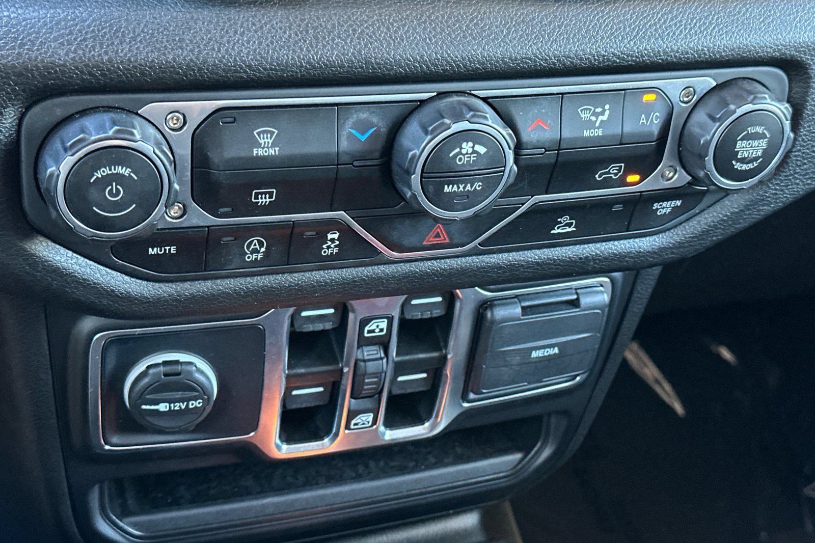 Used 2025 Jeep Wrangler Unlimited Sport AWD/4WD image 20