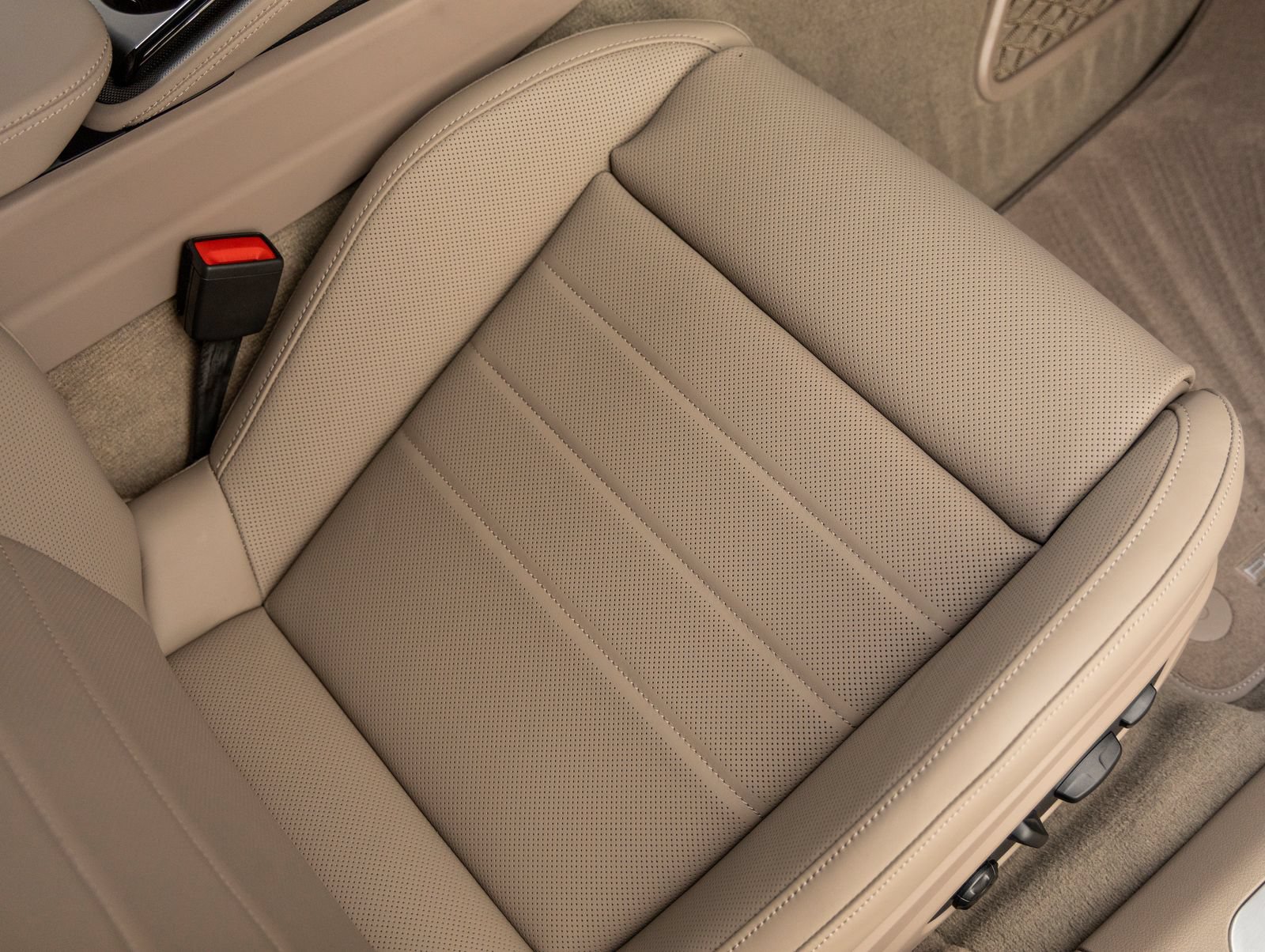 New 2026 Porsche Panamera RWD image 45