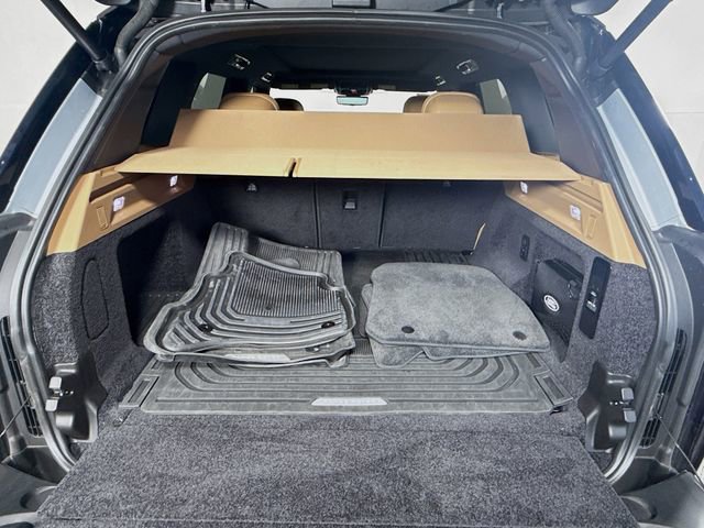 Certified 2023 Land Rover Range Rover SE image 28