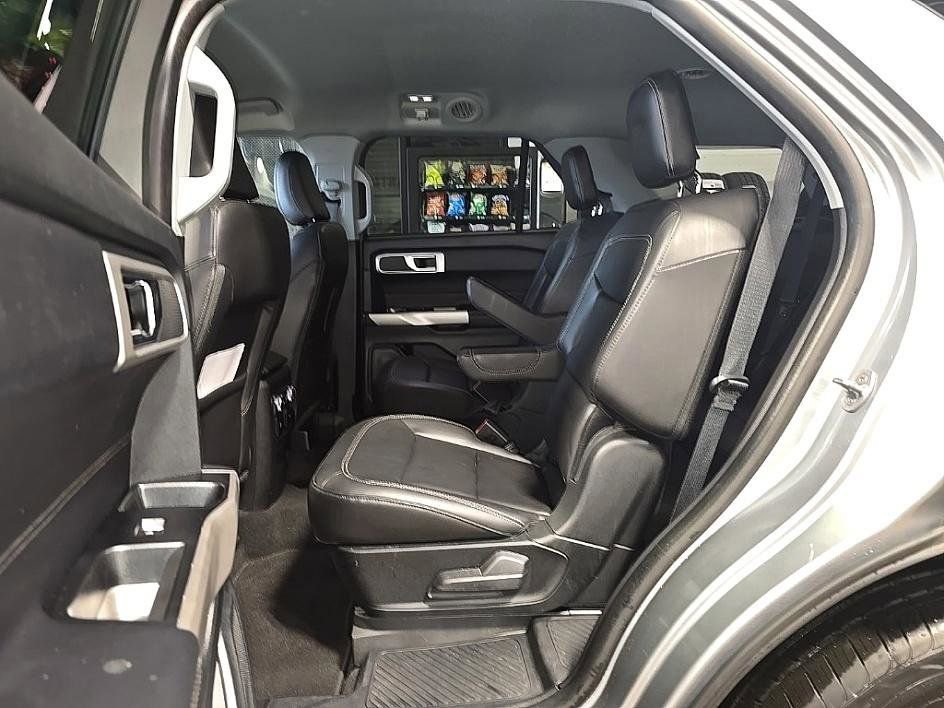 Used 2022 Ford Explorer XLT w/ Equipment Group 202A image 26