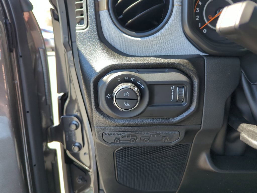 New 2026 Jeep Gladiator Sport AWD/4WD image 19