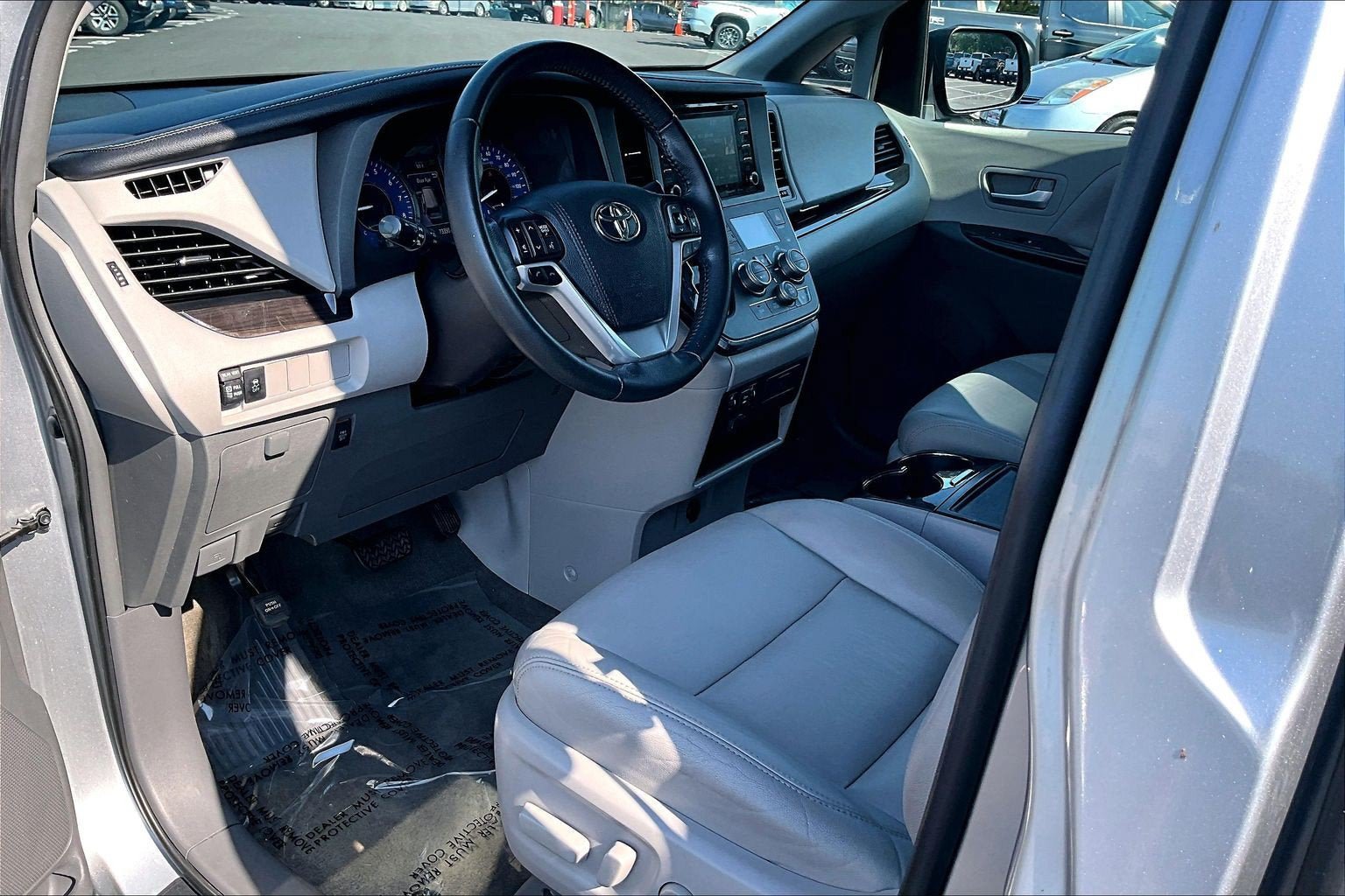 Used 2018 Toyota Sienna XLE w/ Protection Package AWD/4WD image 13