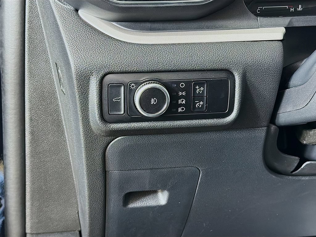 Used 2024 Ford Explorer XLT w/ Equipment Group 202A AWD/4WD image 29