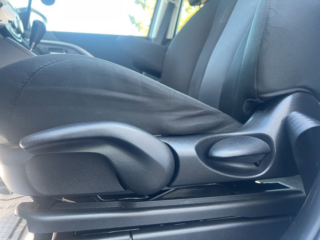 Used 2014 MAZDA MAZDA5 Sport image 9