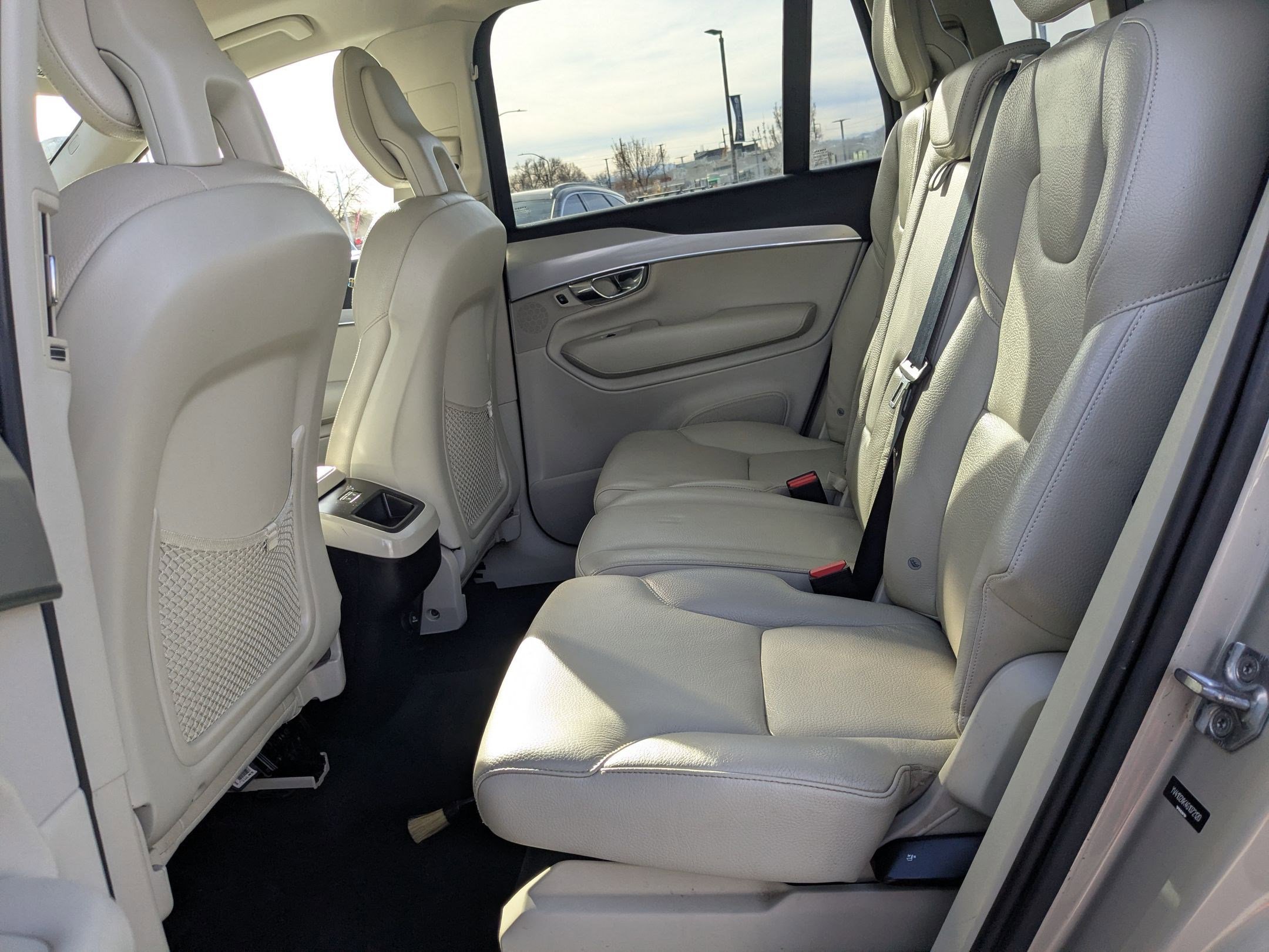 Used 2016 Volvo XC90 T5 Momentum image 27