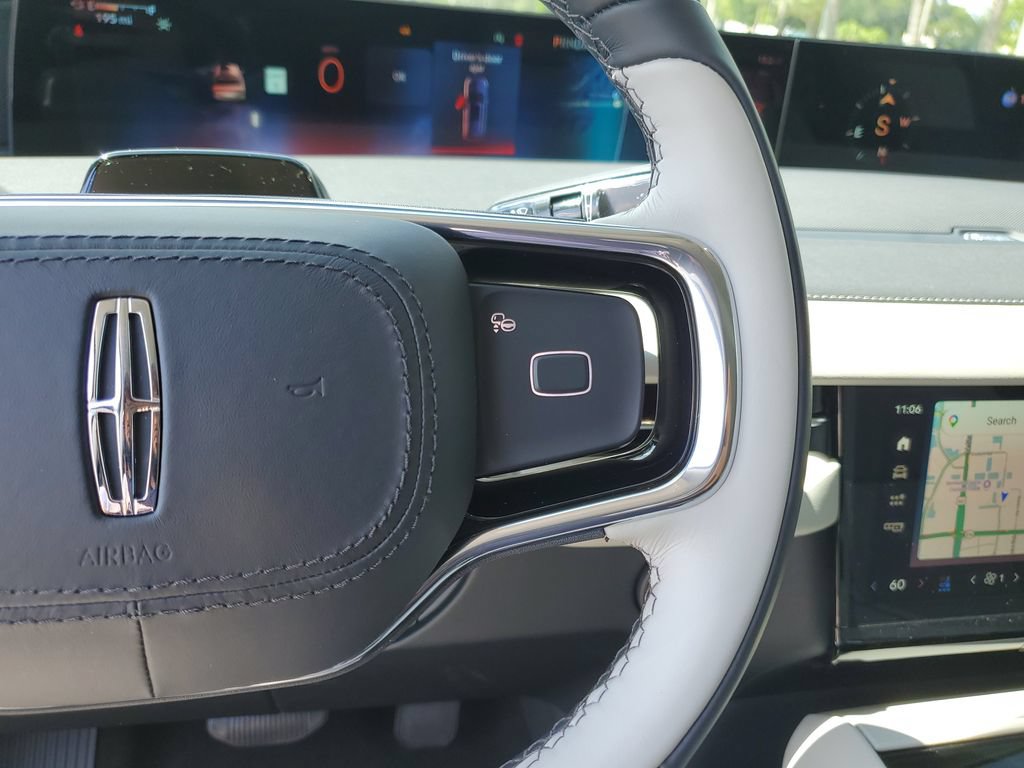 New 2026 Lincoln Navigator L Premier AWD/4WD image 27