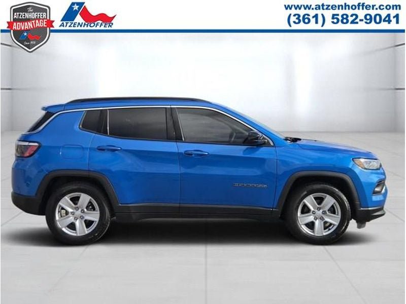 Used 2022 Jeep Compass Latitude FWD image 2