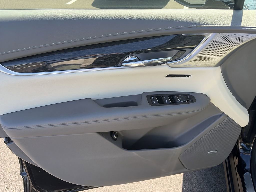 Used 2021 Cadillac XT6 Premium Luxury image 13