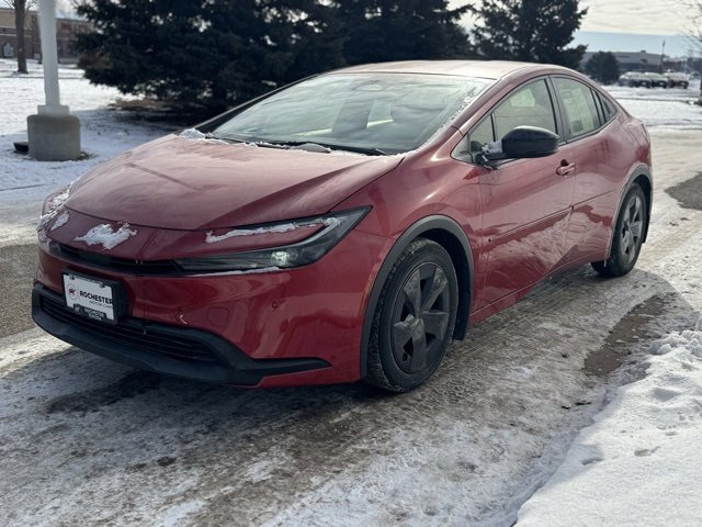 Used 2023 Toyota Prius LE image 30