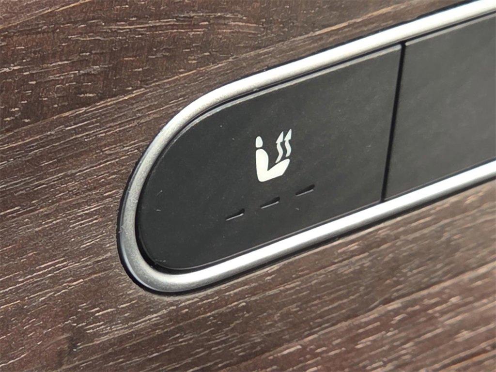 Used 2023 Mercedes-Benz CLA 250 4MATIC image 9