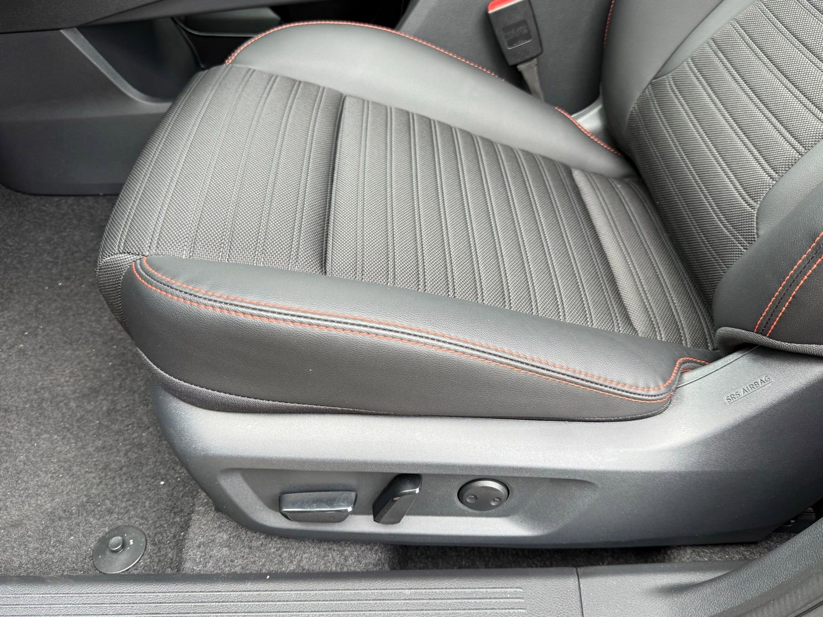 New 2026 Nissan Rogue SV image 32