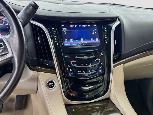 Used 2020 Cadillac Escalade Premium Luxury RWD image 17
