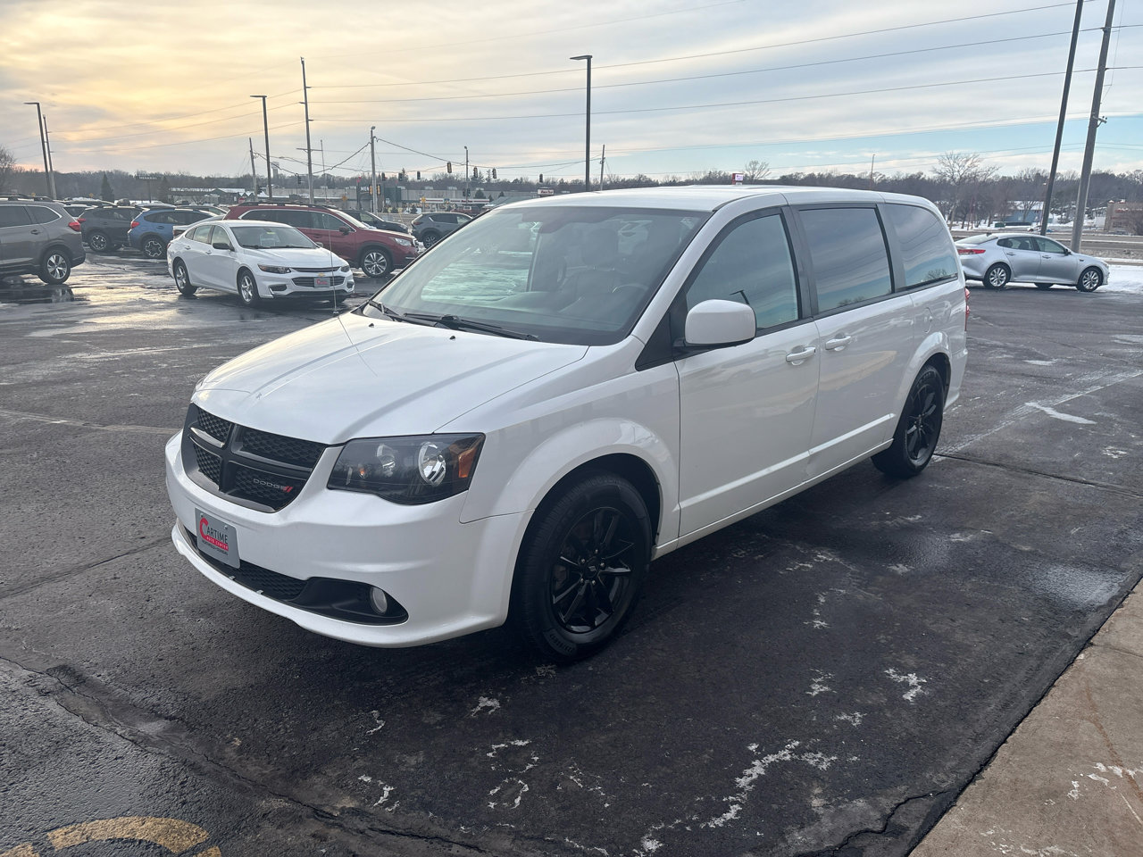 Used 2019 Dodge Grand Caravan SXT w/ Blacktop Package image 4