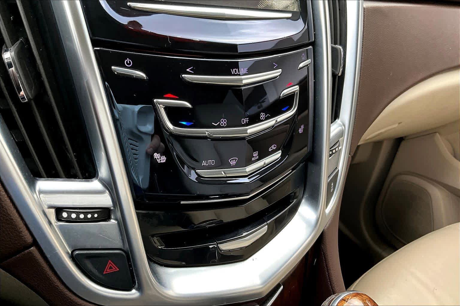 Used 2015 Cadillac SRX Luxury w/ Driver Awareness Package FWD image 34