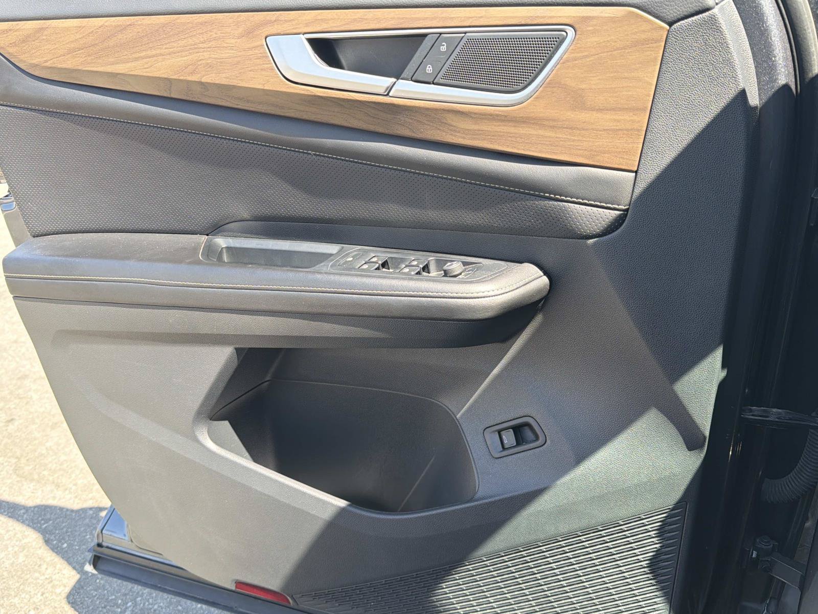 Used 2025 Volkswagen Atlas SE FWD image 17
