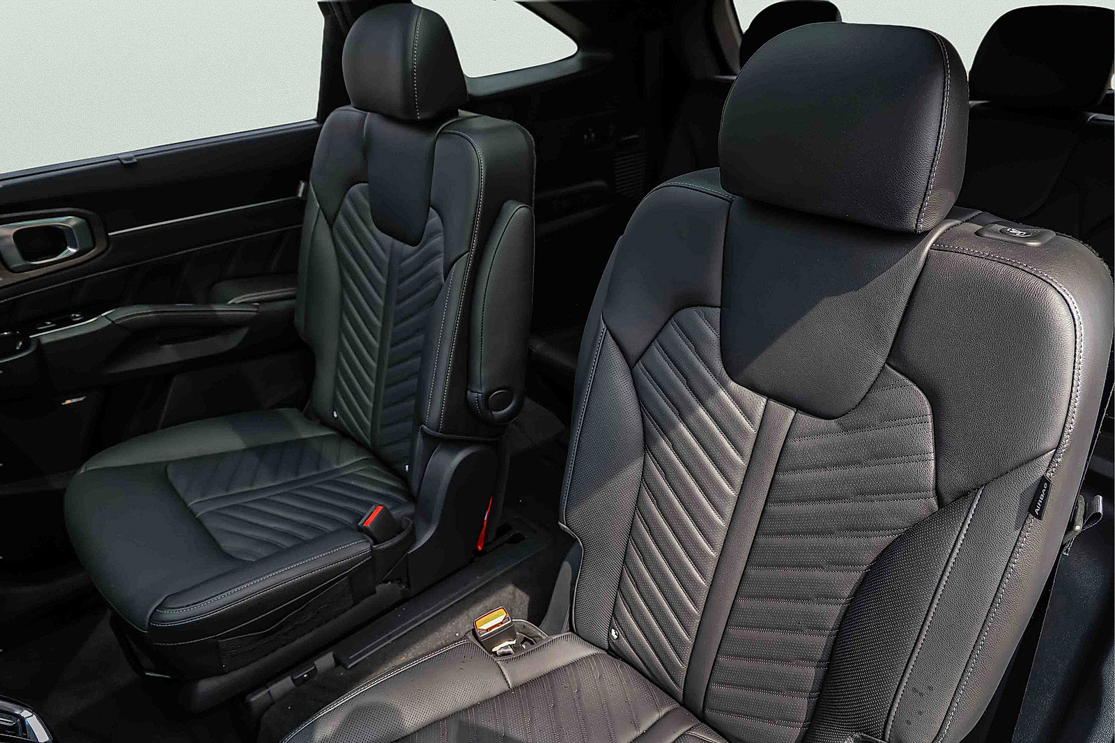 Certified 2026 Kia Sorento SX Prestige AWD/4WD image 12