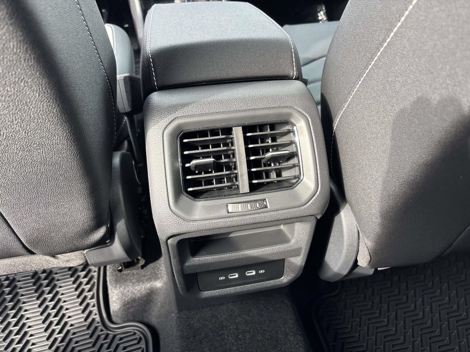 New 2026 Volkswagen Taos SEL AWD/4WD image 32
