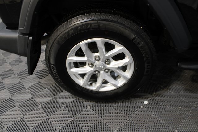 Used 2023 Jeep Wrangler Sport S image 24