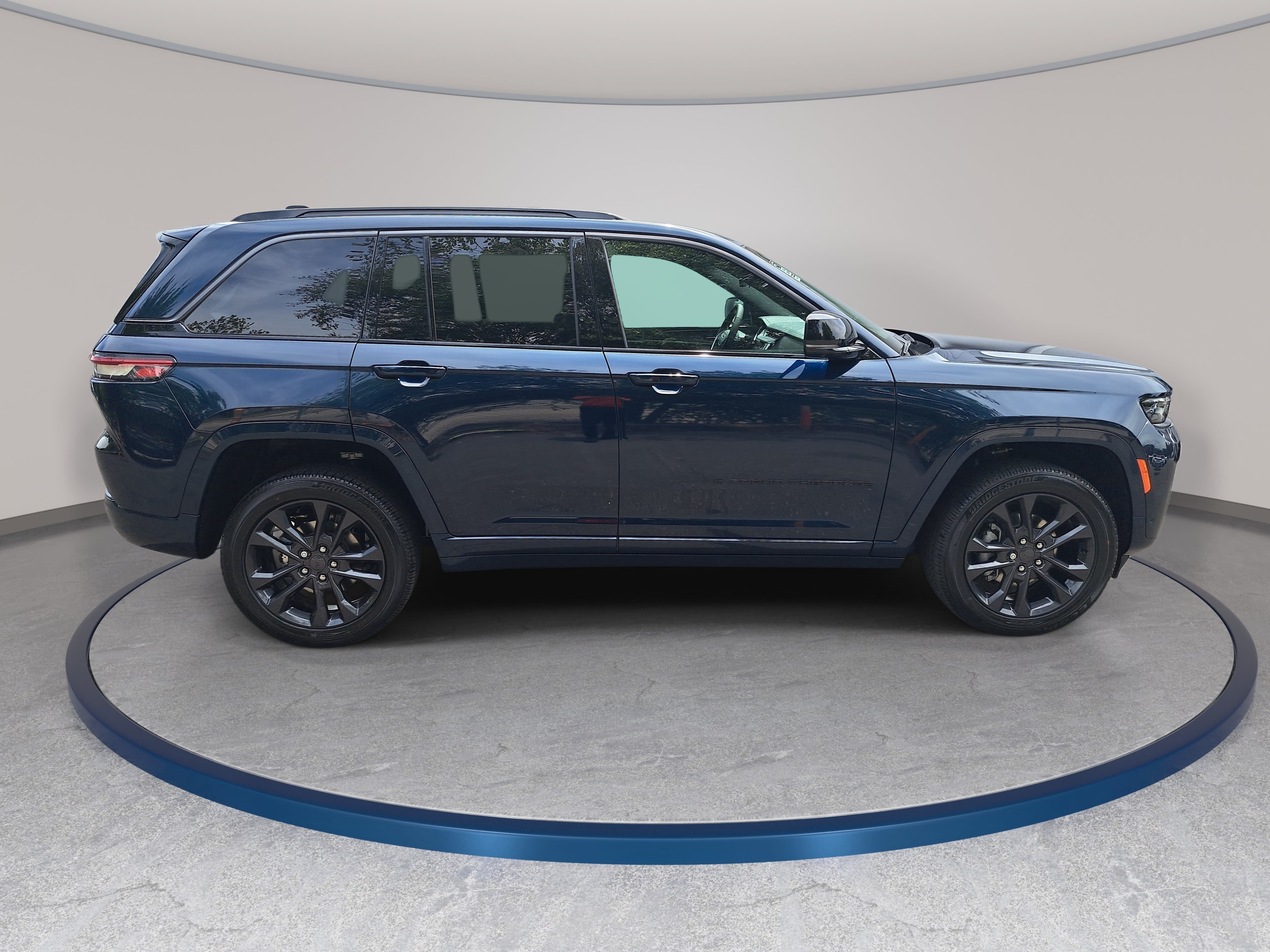 New 2026 Jeep Grand Cherokee Limited Reserve AWD/4WD image 4